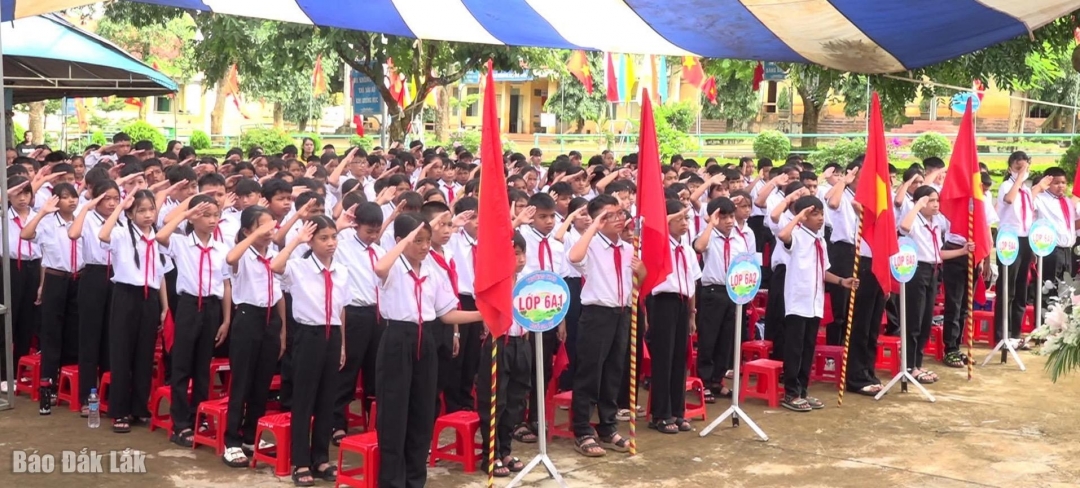 Học sinh trường THCS Ngô Gia Tự (xã Cư Pơng) khai giảng năm học 2025 - 2026.
