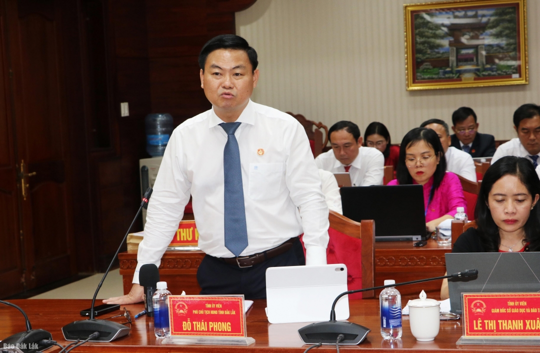 Đại biểu Đỗ Thái Phong, Phó Chủ tịch HĐND tỉnh đề xuất tỉnh cần chú trọng đào tạo nguồn nhân lực chất lượng cao trong giai đoạn tới.