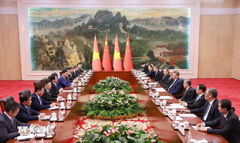 Thủ tướng Phạm Minh Chính hội kiến Tổng Bí thư, Chủ tịch nước Trung Quốc Tập Cận Bình. Ảnh: TTXVN