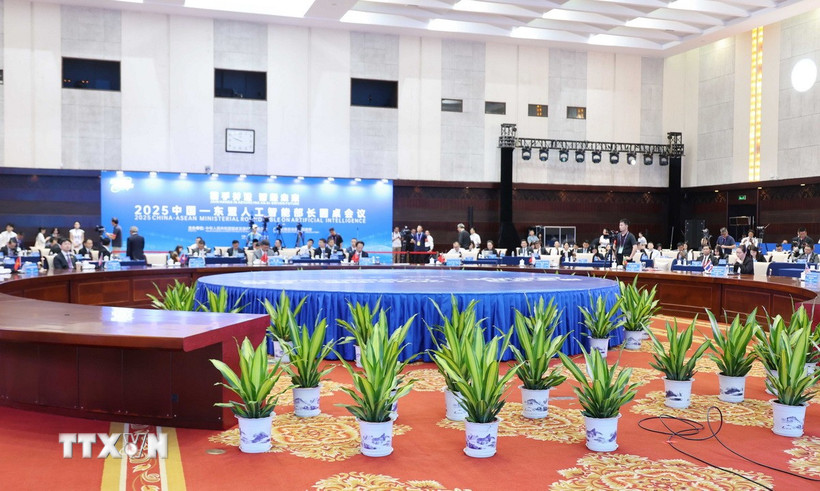 Toàn cảnh Hội nghị bàn tròn cấp Bộ trưởng về trí tuệ nhân tạo ASEAN-Trung Quốc năm 2025. Ảnh: TTXVN)
