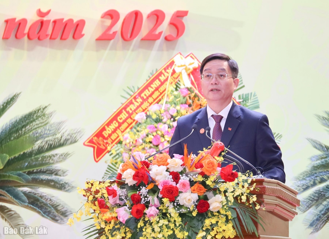 Ủy viên Trung ương Đảng, Bí thư Tỉnh ủy Nguyễn Đình Trung phát biểu khai mạc Đại hội.