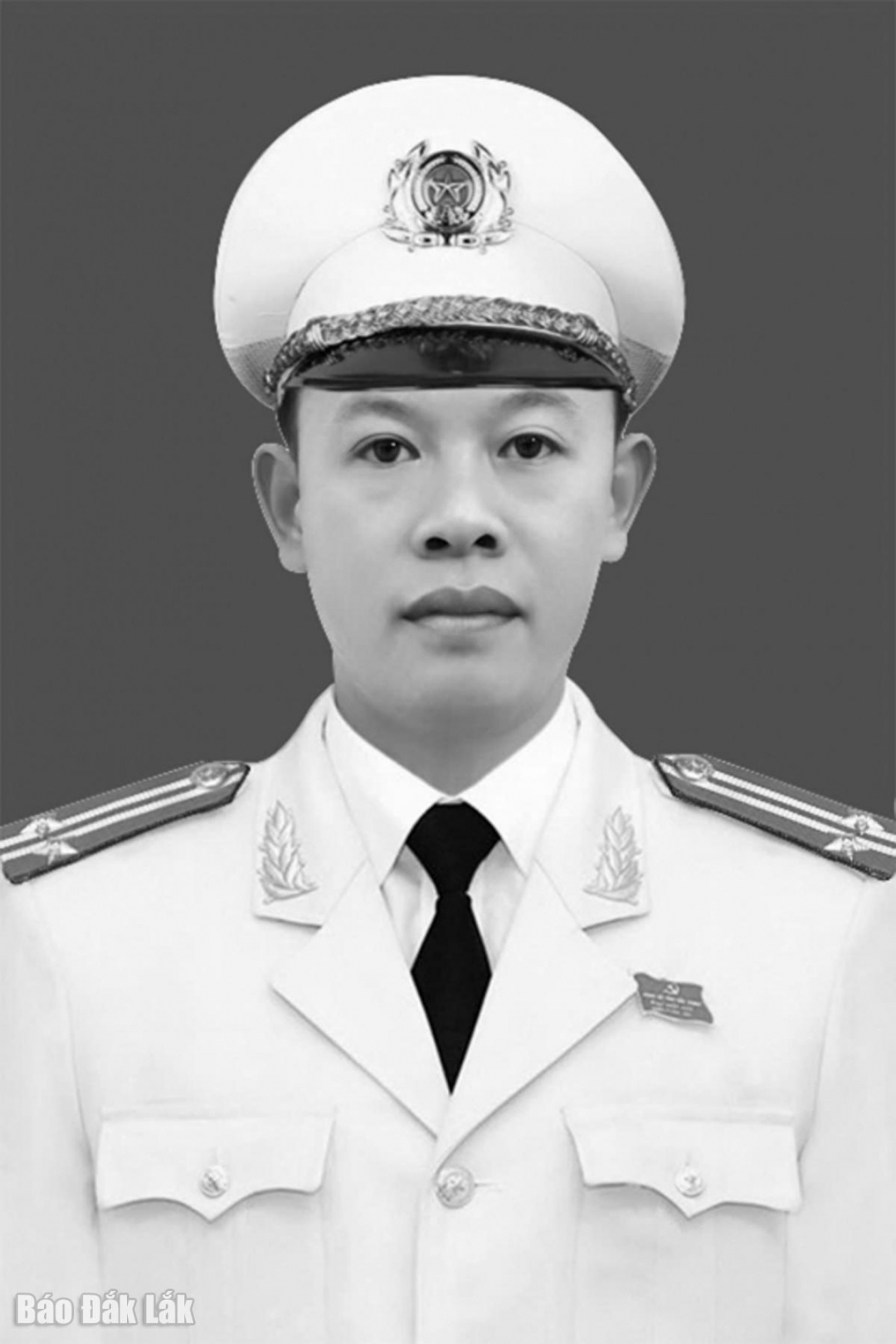 Đồng chí Nguyễn Đông Cánh đã dũng cảm hy sinh trong khi truy bắt tội phạm.