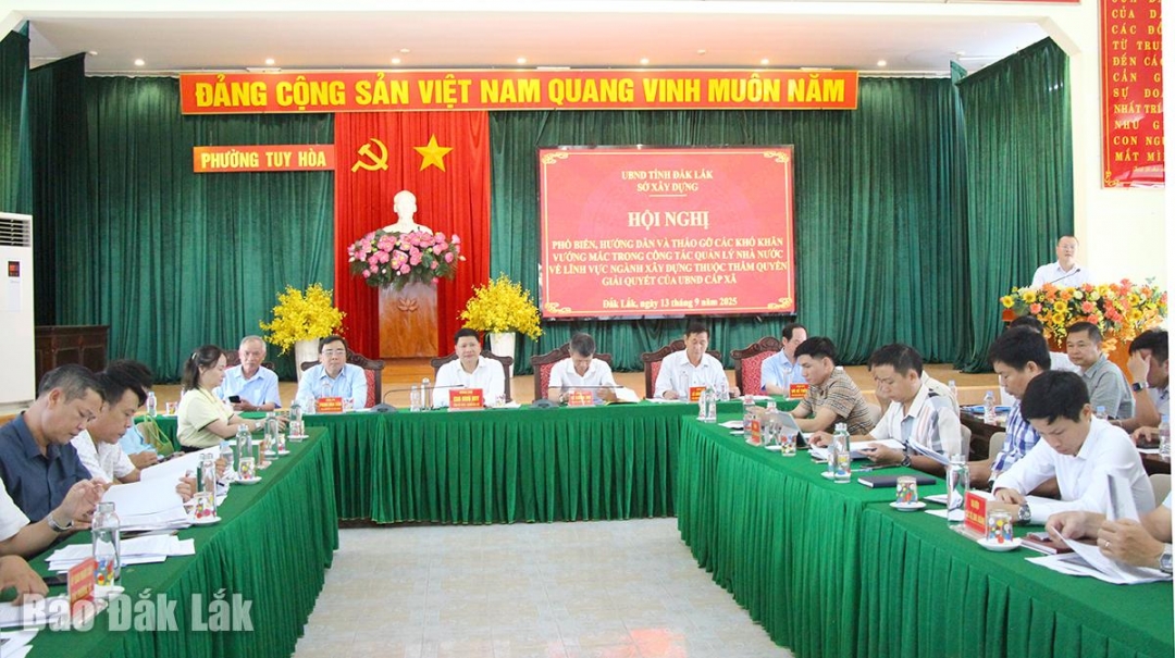 Hội nghị được tổ chức dưới sự chủ trì của lãnh đạo Sở Xây dựng.