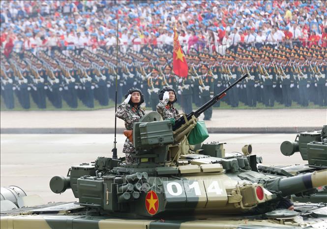 Chiến sĩ khối xe Tăng thiết giáp. Ảnh: TTXVN