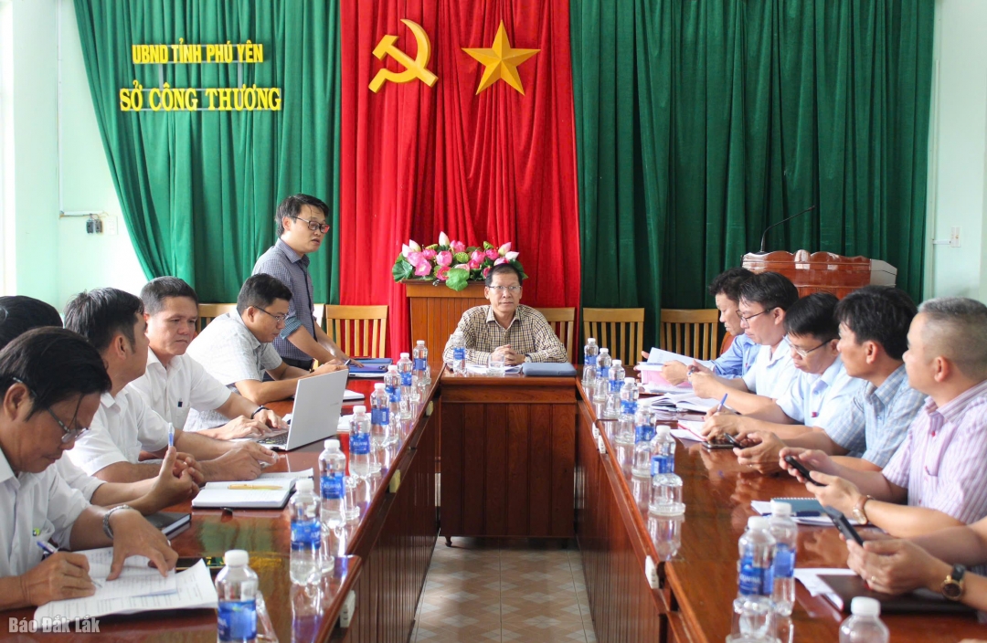 Quang cảnh buổi làm việc.