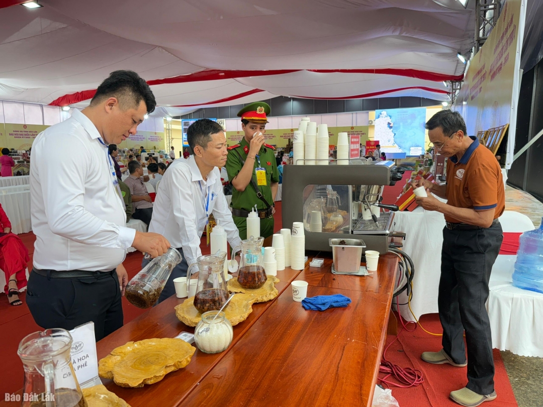 Các đại biểu được giới thiệu về cà phê Đắk Lắk