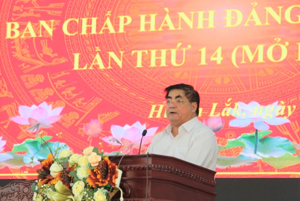 Bí thư huyện ủy Phạm Ngọc Tuyên phát biểu tại hội nghị.