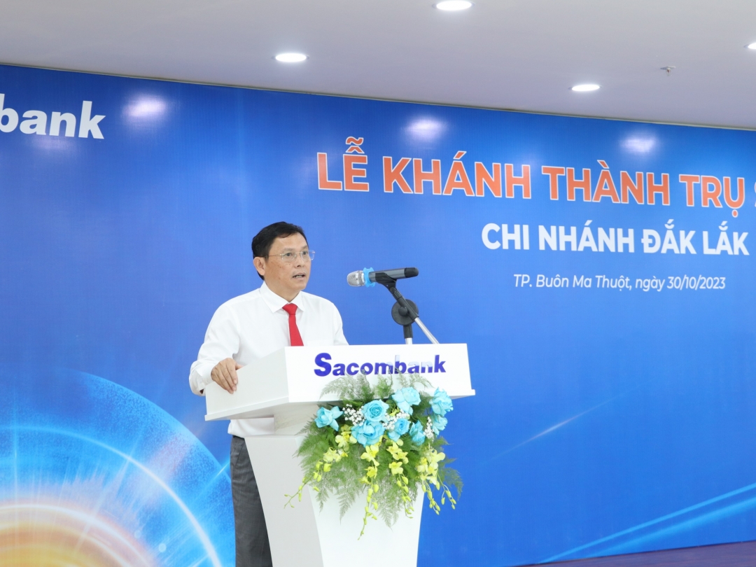 Phó Chủ tịch thường trực UBND tỉnh Nguyễn Tuấn Hà phát biểu tại buổi lễ.