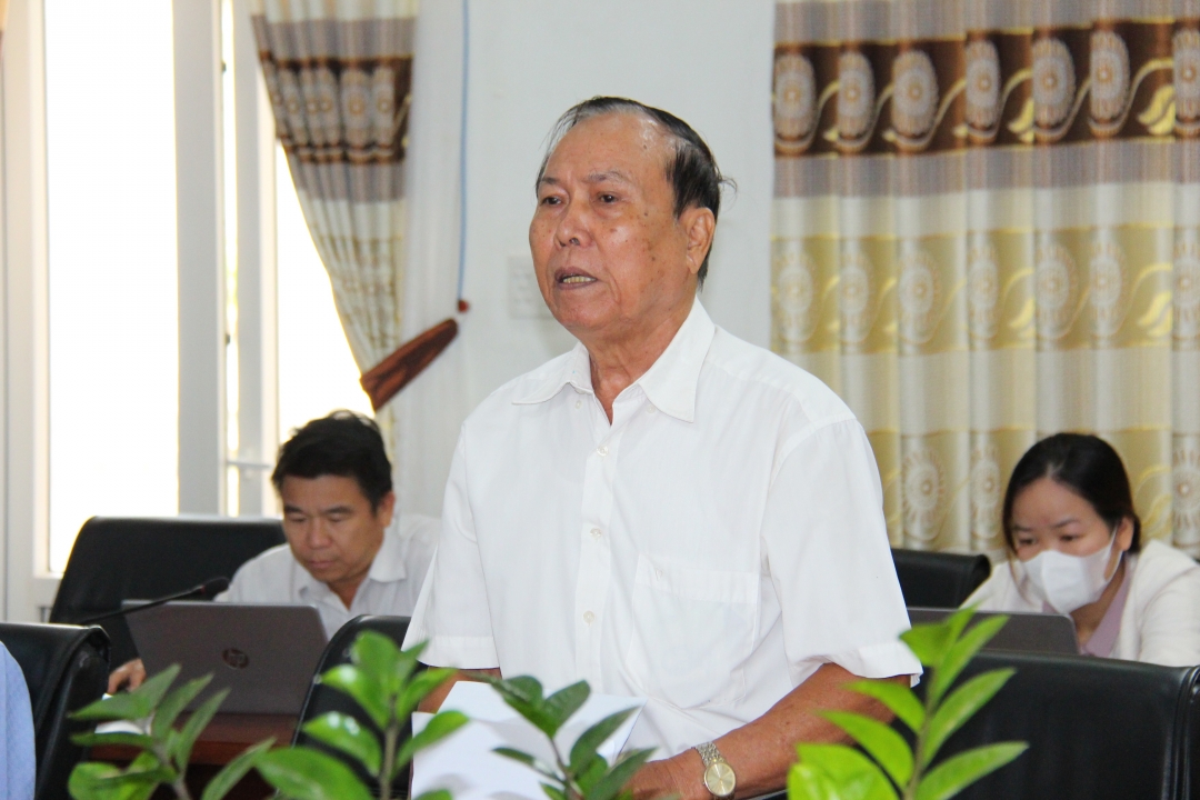 Nguyên Bí thư Huyện ủy Krông Pắc Nguyễn Thanh Toàn phát biểu ý kiến tại hội nghị.
