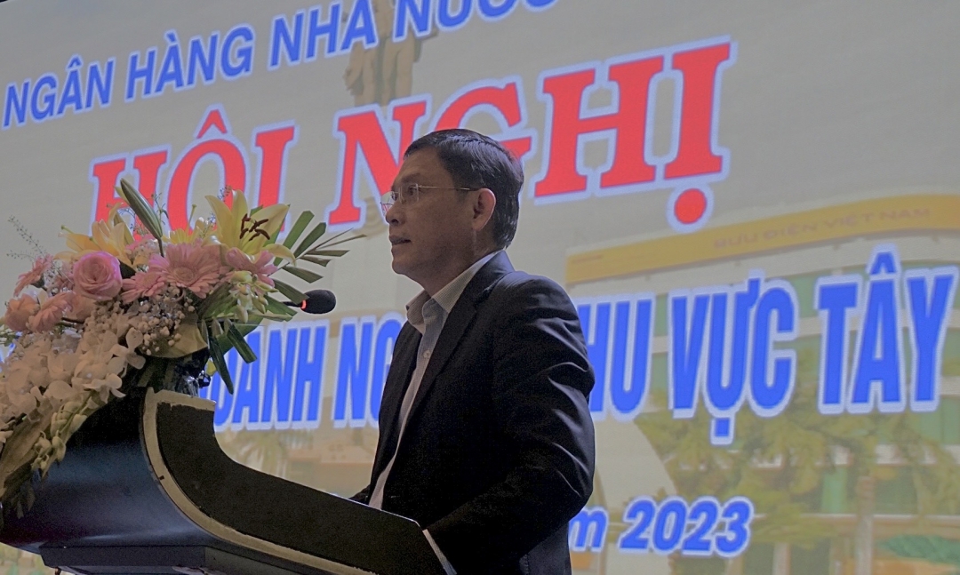 Phó Chủ tịch thường trực UBND tỉnh Đắk Lắk Nguyễn Tuấn Hà phát biểu tại hội nghị. 