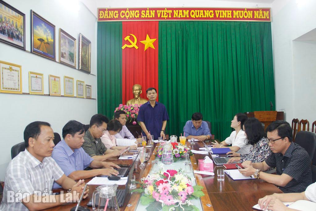 Quang cảnh buổi làm việc