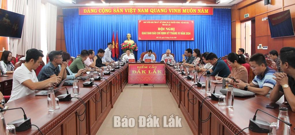 Các đại biểu tham dự Hội nghị giao ban báo chí định kỳ tháng 10/2024.