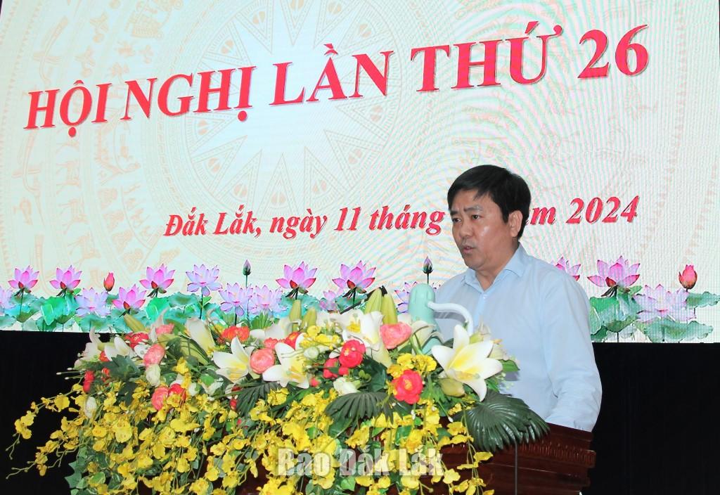 Tỉnh ủy viên, Giám đốc Sở Tài nguyên và Môi trường Nguyễn Minh Huấn trả lời các nội dung liên quan thuộc thẩm. quyền