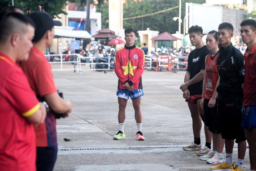 Võ sĩ Nguyễn Hoàng tại Capuchia sẵn sàng, tranh tài.