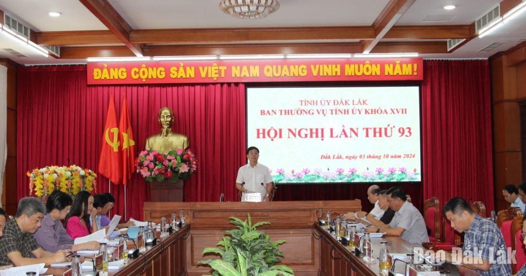 Bí thư Tỉnh ủy Nguyễn Đình Trung phát biểu chỉ đạo tại hội nghị.