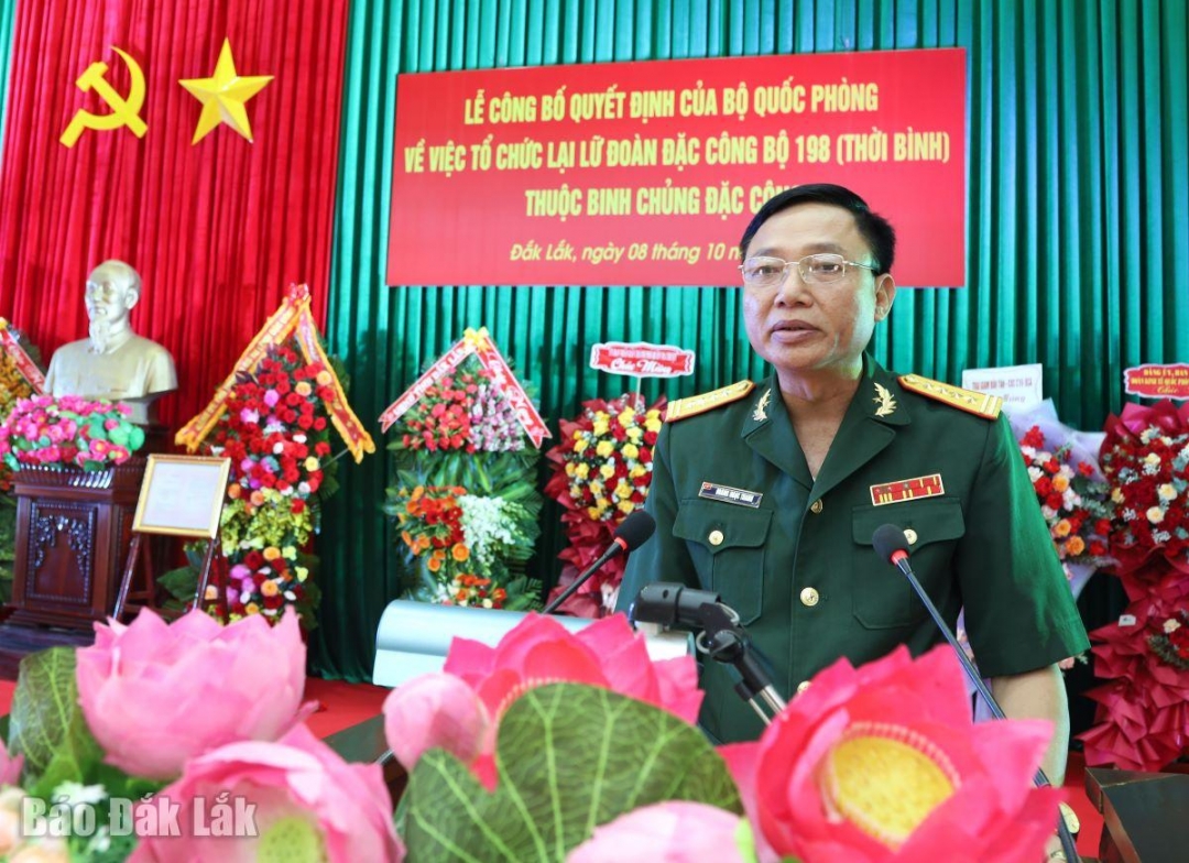 Đại tá Hoàng Ngọc Thanh, Ủy viên Thường vụ Đảng ủy, Phó Chính ủy Binh chủng Đặc công phát biểu chỉ đạo tại buổi lễ.