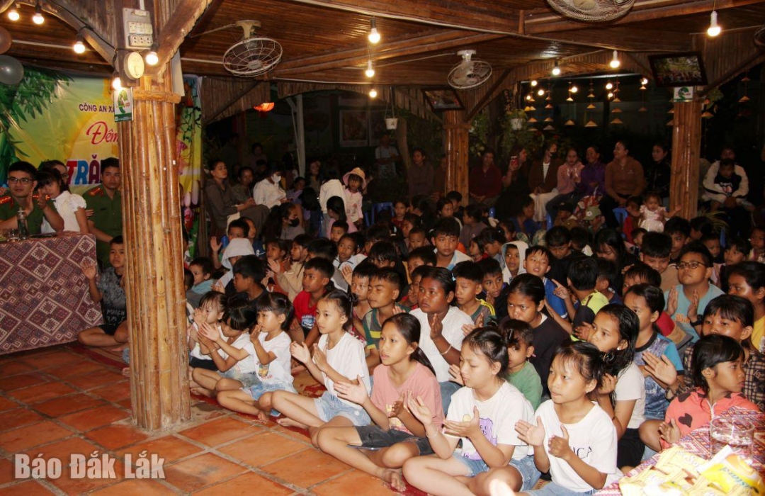 

Không khí Tết trung thu đầy ấm áp tại xã biên giới Buôn Đôn.