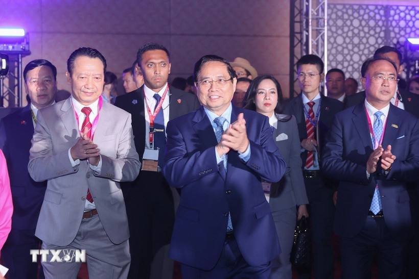 Thủ tướng Phạm Minh Chính đến dự Phiên Đối thoại Cấp cao tại Hội nghị Thượng đỉnh Kinh doanh và Đầu tư ASEAN (ABIS). Ảnh: TTXVN