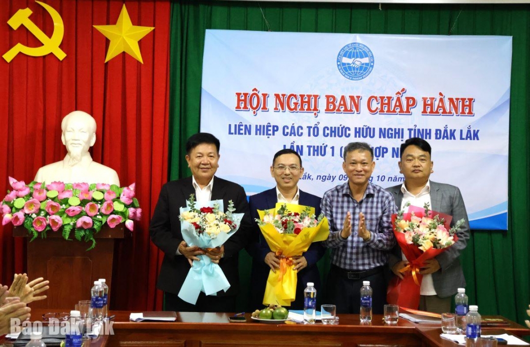 Đắk Lắk có 3 Phó Chủ tịch Liên hiệp các tổ chức hữu nghị tỉnh sau hợp nhất.

