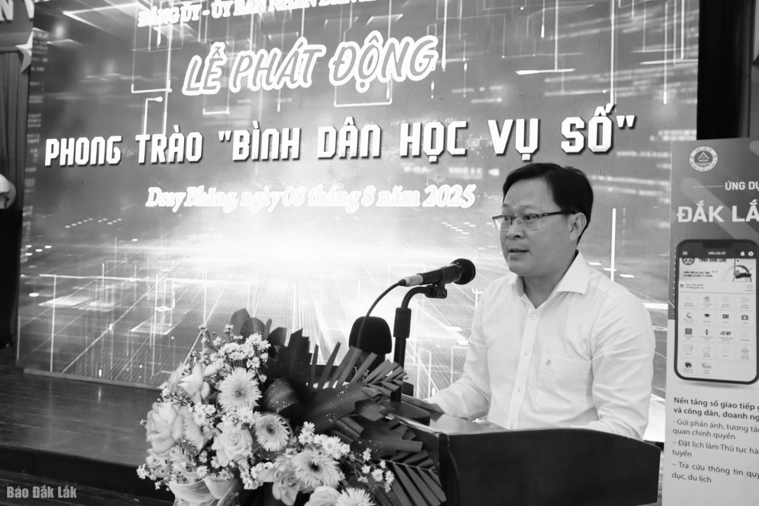 
Phó Bí thư Đảng ủy, Chủ tịch UBND xã Dray Bhăng Lê Phước Toàn.
