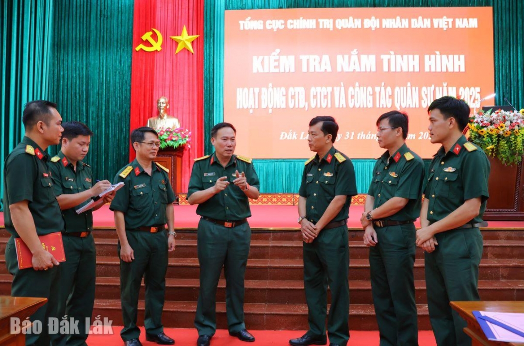 Đoàn kiểm tra trao đổi,