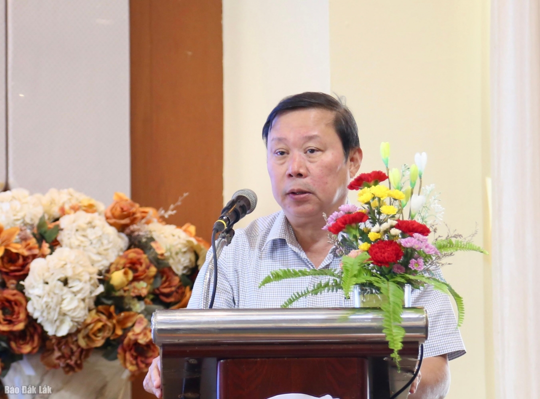 Ông Nguyễn Viết Tượng, Chủ tịch HĐQT Công ty Cổ phần Cao su Đắk Lắk phát biểu tại hội nghị.