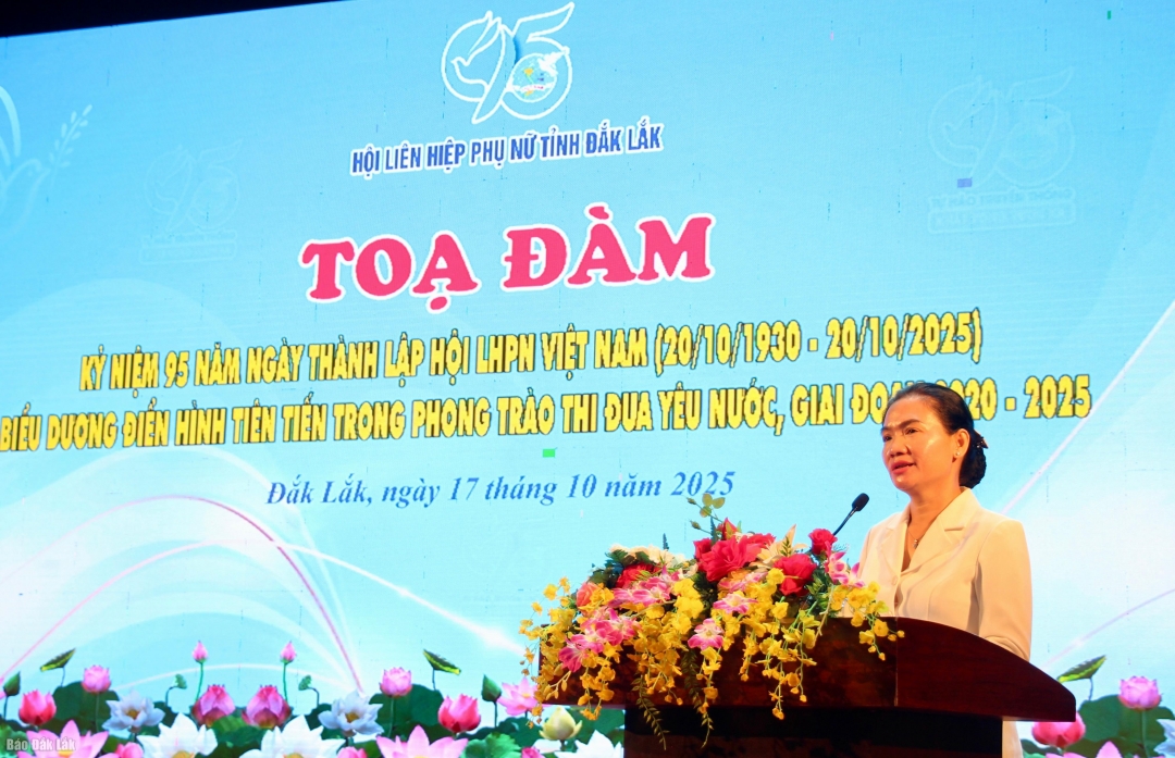 đồng chí Đinh Thị Thu Thanh, Ủy viên Ban Thường vụ Tỉnh ủy, Trưởng Ban Tuyên giáo và Dân vận Tỉnh ủy phát biểu tại chương trình.