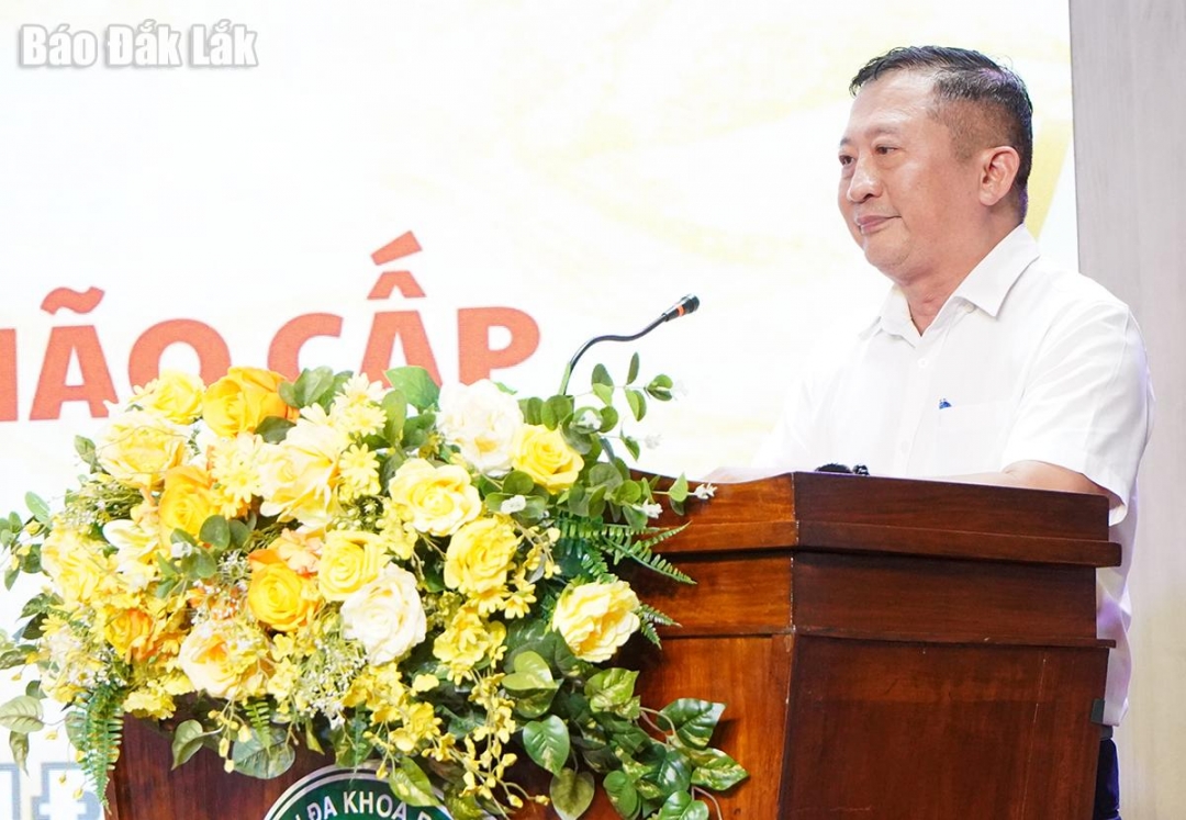 BS CKII Phạm Minh Hữu, Phó giám đốc Sở Y tế tỉnh phát biểu tại hội nghị.