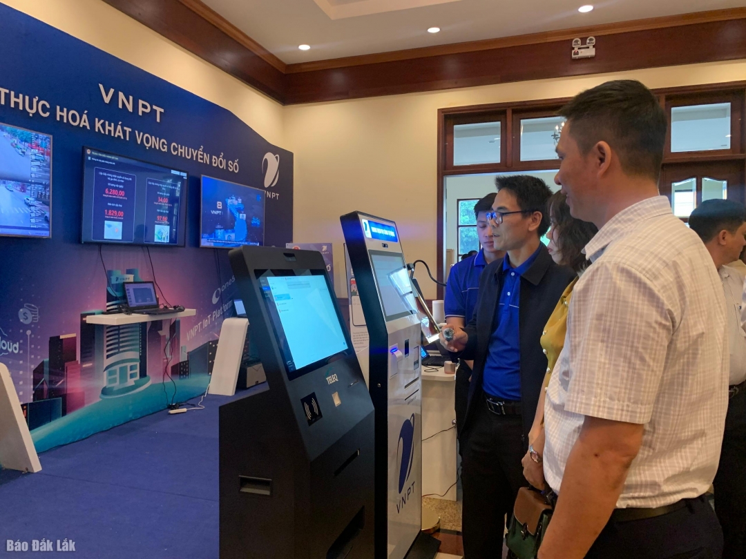 VNPT Đắk Lăk ra mắt các ứng dụng số phục vụ chính quyền địa phương  2 cấp.