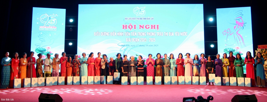 Đại diện Hội LHPN tỉnh