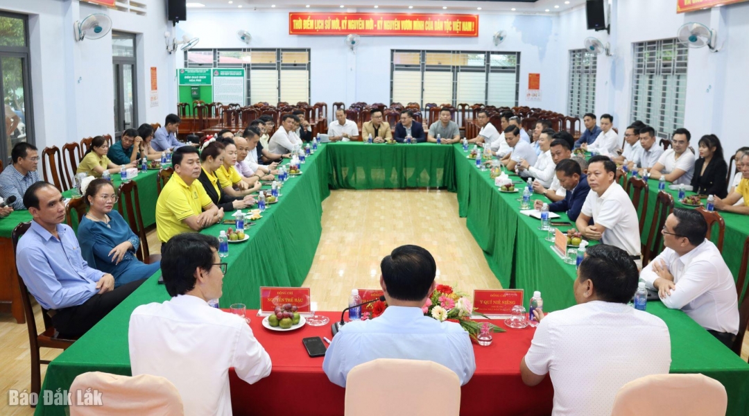 Các doanh nghiệp tham dự tại hội nghị.