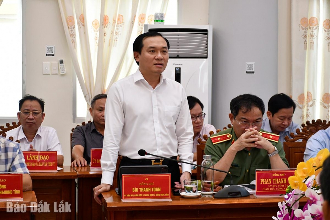 Ủy viên Ban Thường vụ Tỉnh ủy, Giám đốc Sở KH-CN Bùi Thanh Toàn đề nghị phường Tuy Hòa tiếp tục chú trọng công tác chuyển đổi số.