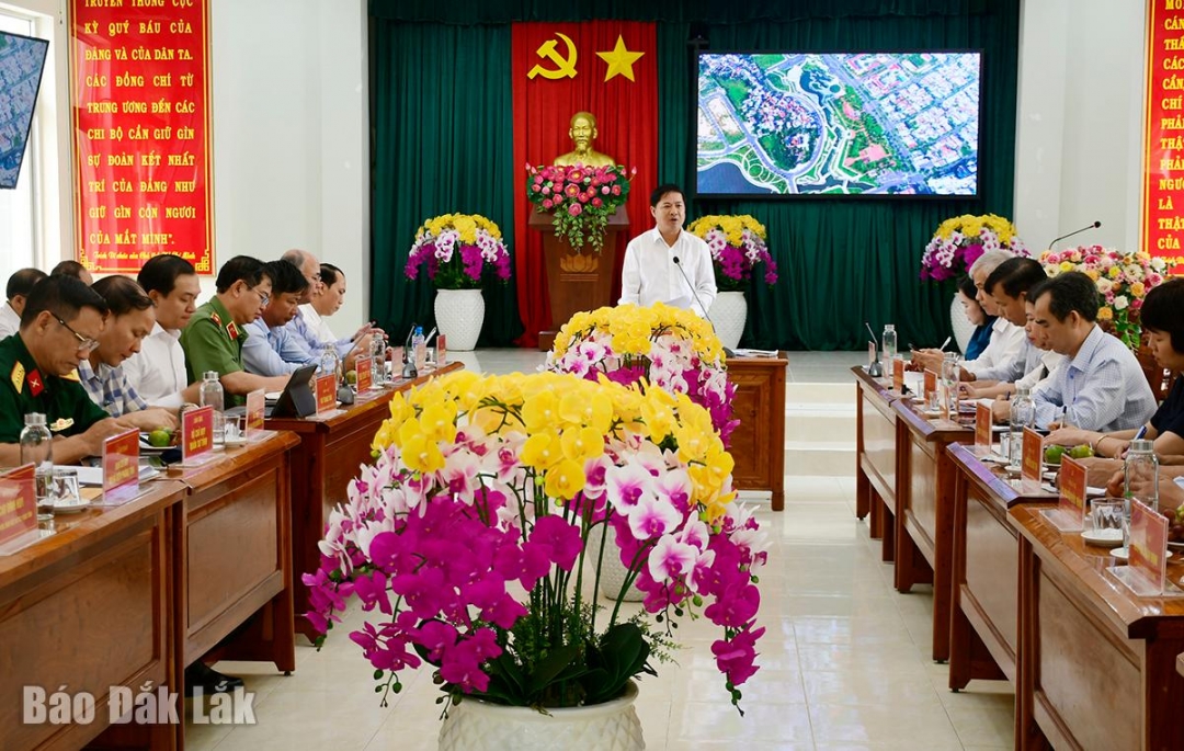 Quang cảnh buổi làm việc.