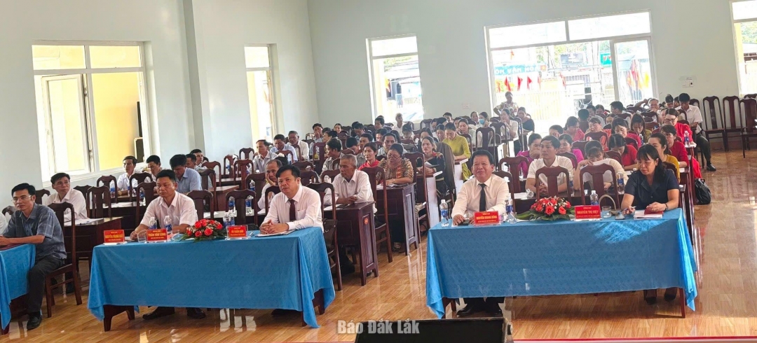 Các đại biểu dự hội nghị.