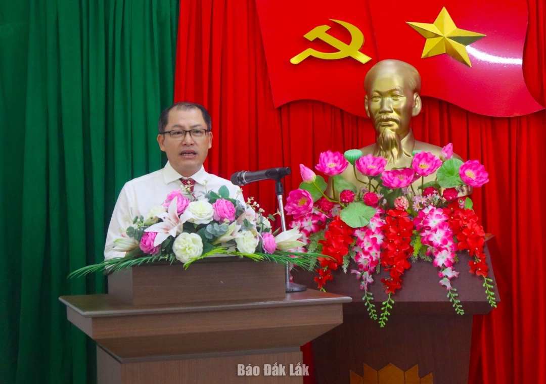 Tân Giám đốc Ban A phát biểu nhận nhiệm vụ mới.