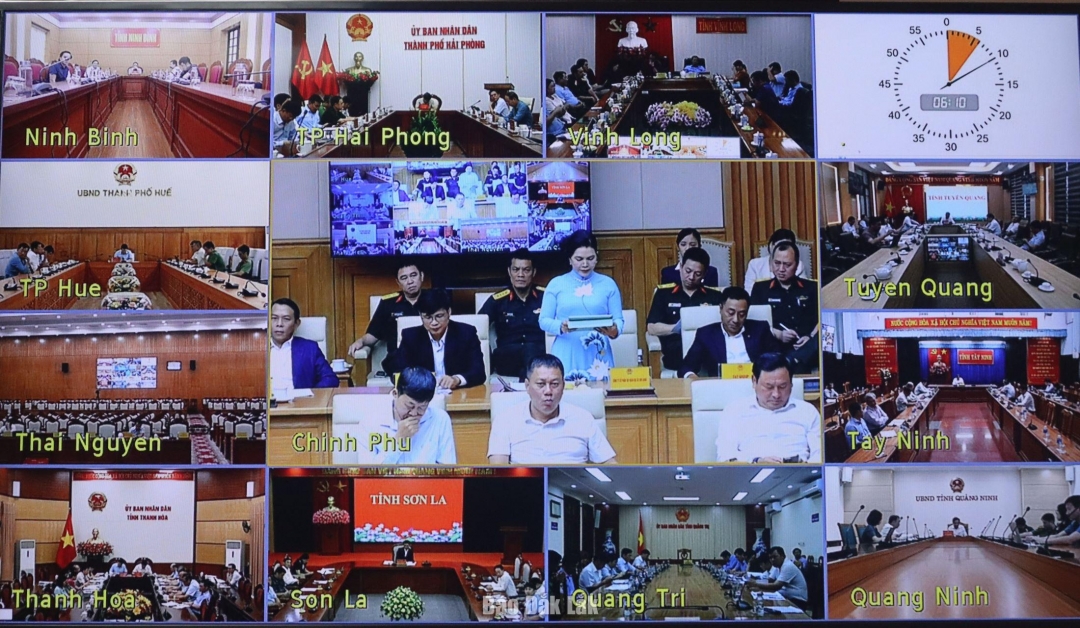 Phiên họp được kết nối với điểm cầu các tỉnh, thành phố.