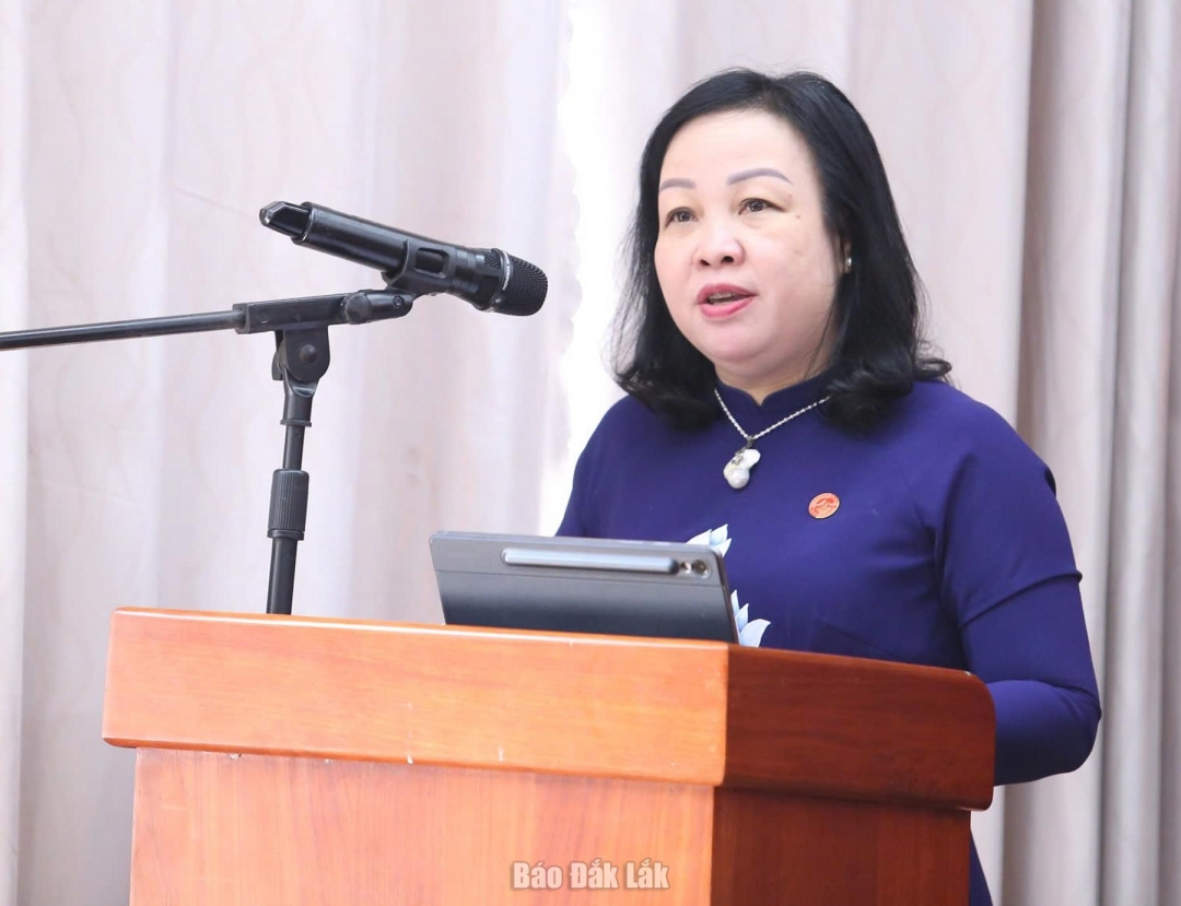 Đồng chí Cao Thị Hòa An, Phó Bí thư Thường trực Tỉnh ủy, Chủ tịch HĐND tỉnh phát biểu khai mạc họp báo. Ảnh: Tuấn Hải