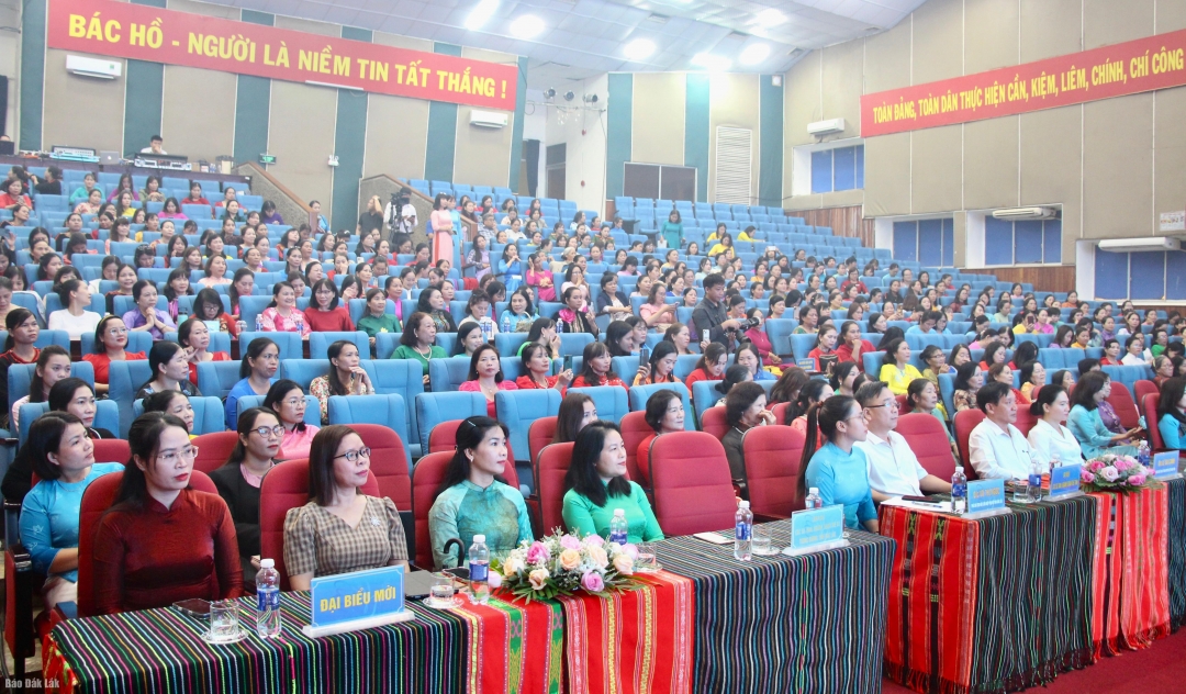 Các đại biểu dự hội nghị.