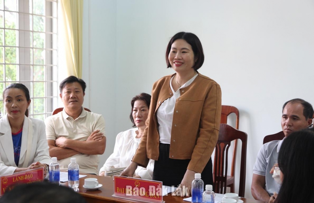 Đại diện công dân ở phường Xuân Đài trình bày ý kiến tại buổi tiếp công dân.