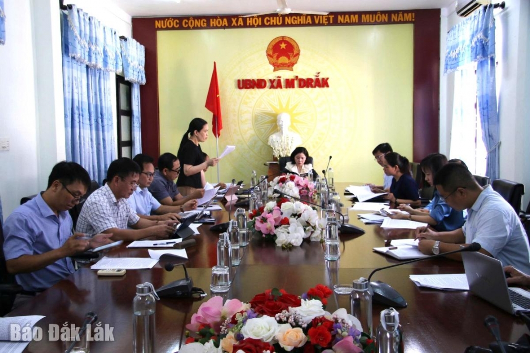 Quang cảnh buổi làm việc.