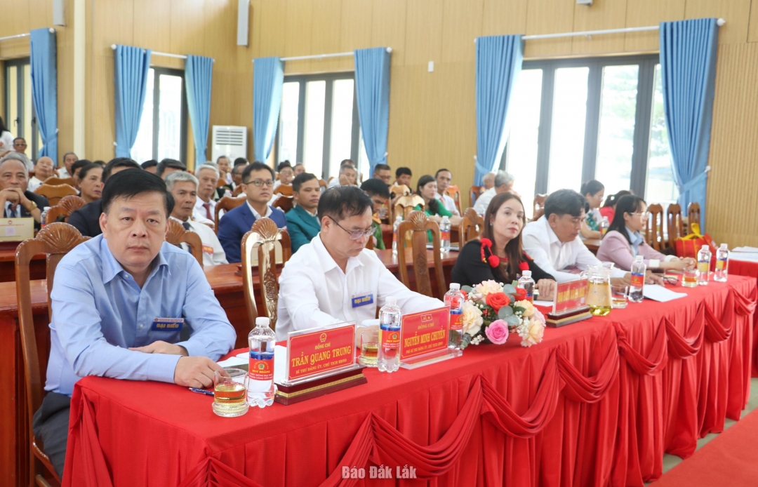 Các đại biểu dự đại hội.