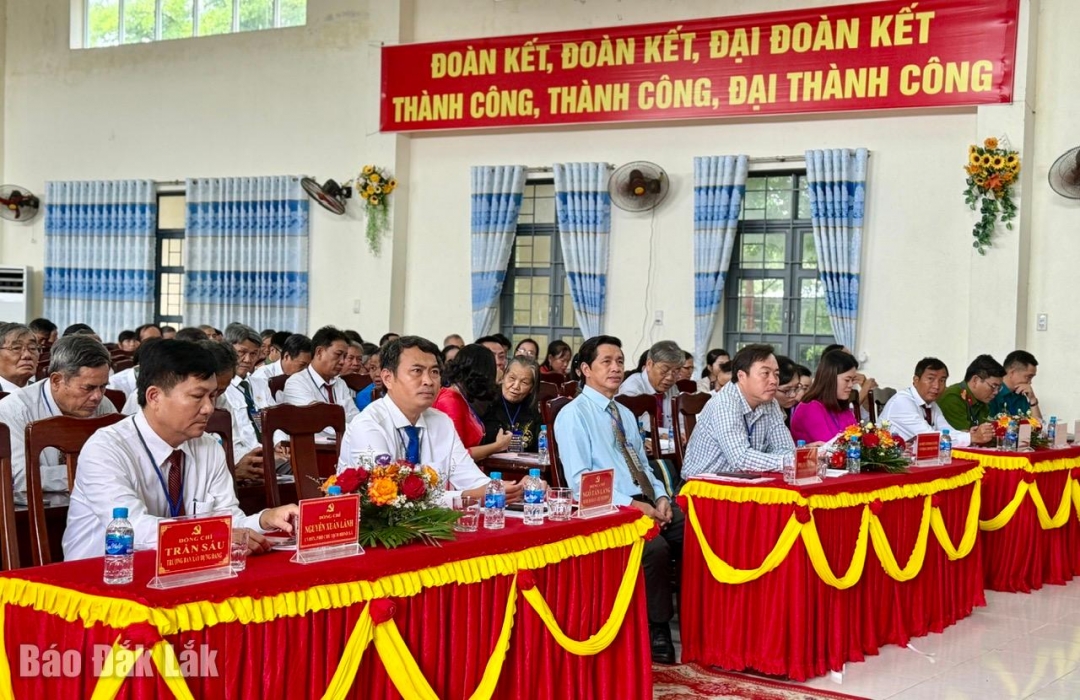 Đại biểu tham dự đại hội.