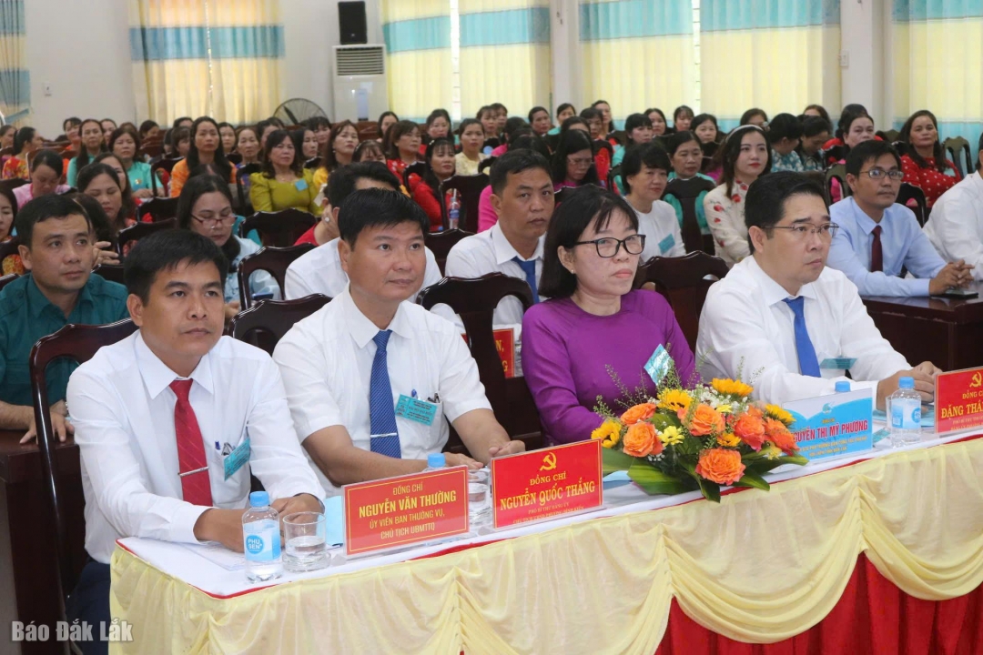 Đại biểu tham dự đại hội.
