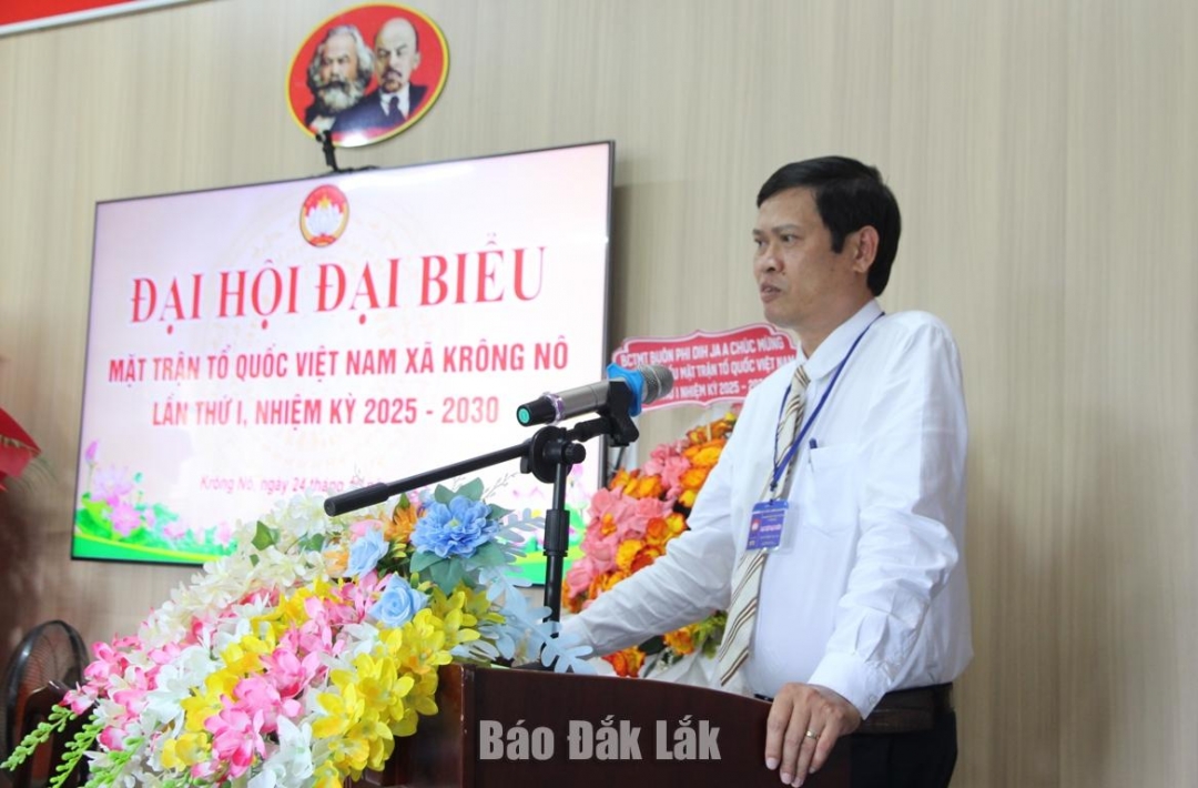 Tỉnh ủy viên, Phó Chủ tịch Ủy ban MTTQ Việt Nam tỉnh, Chủ tịch Liên đoàn Lao động tỉnh Lê Văn Thành phát biểu chỉ đạo đại hội.
