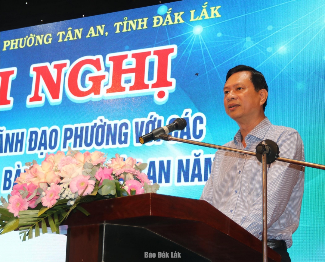 Ông Phạm Đông Thanh, Phó Chủ tịch Hiệp hội doanh nghiệp tỉnh Đắk Lắk, Giám đốc Công ty TNHH Vận tải An Phước phát biểu ý kiến tại hội nghị.