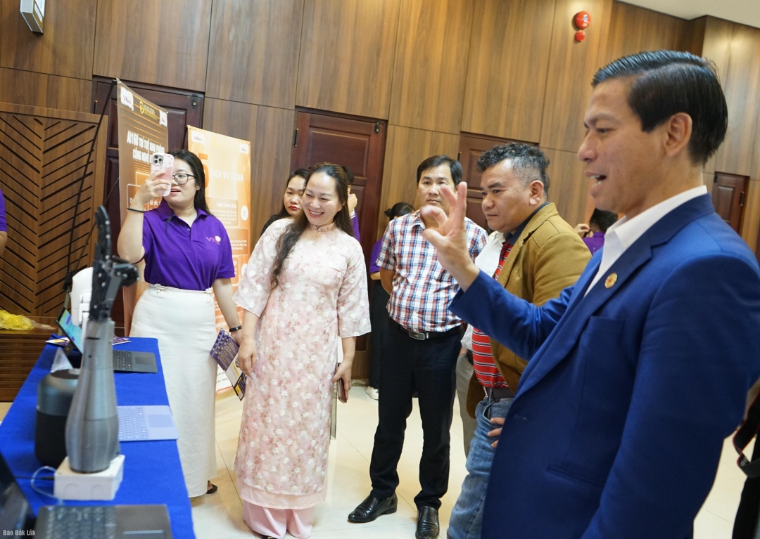 Công ty Cổ phần Công nghệ VN168 (phường Tân An)  giới thiệu công nghệ AI của doanh nghiệp