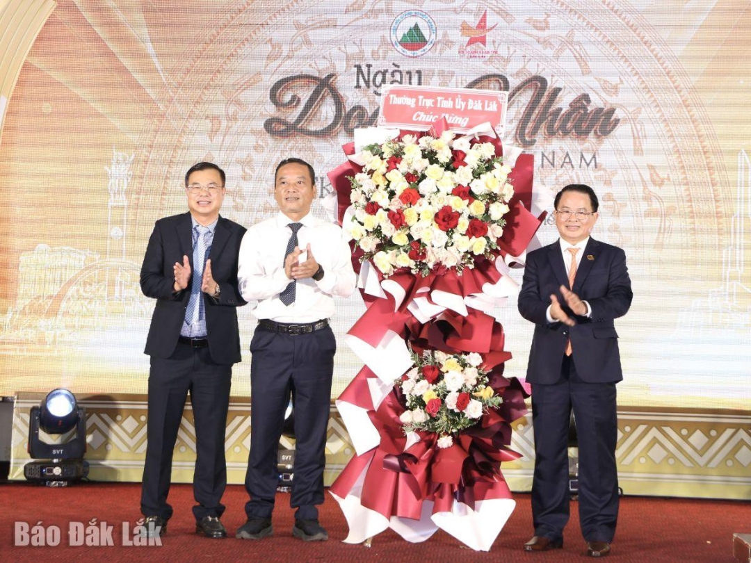 Y Giang Gry Niê KNơng, Phó Bí thư Tỉnh ủy, Chủ tịch Ủy ban MTTQ Việt Nam tỉnh