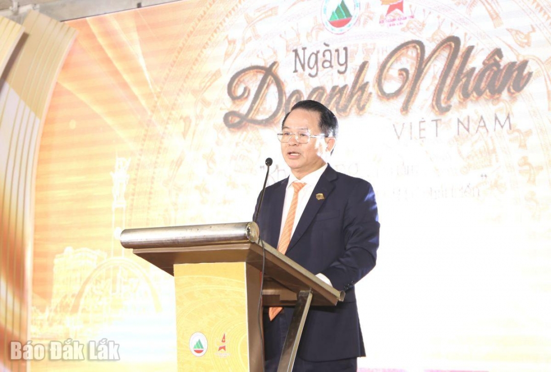Chủ tịch Hiệp hội Doanh nghiệp tỉnh Đắk Lắk Huỳnh Văn Dũng phát biểu tại buổi lễ. 