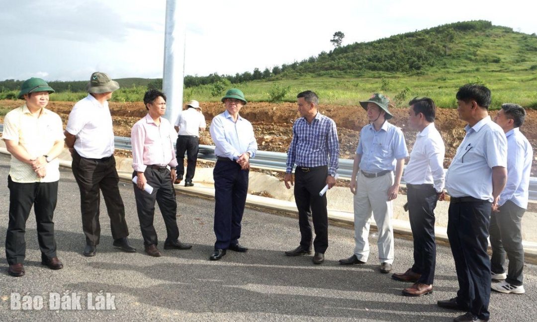 Phó Chủ tịch UBND tỉnh Trương Công Thái Đoàn công tác của UBND tỉnh 