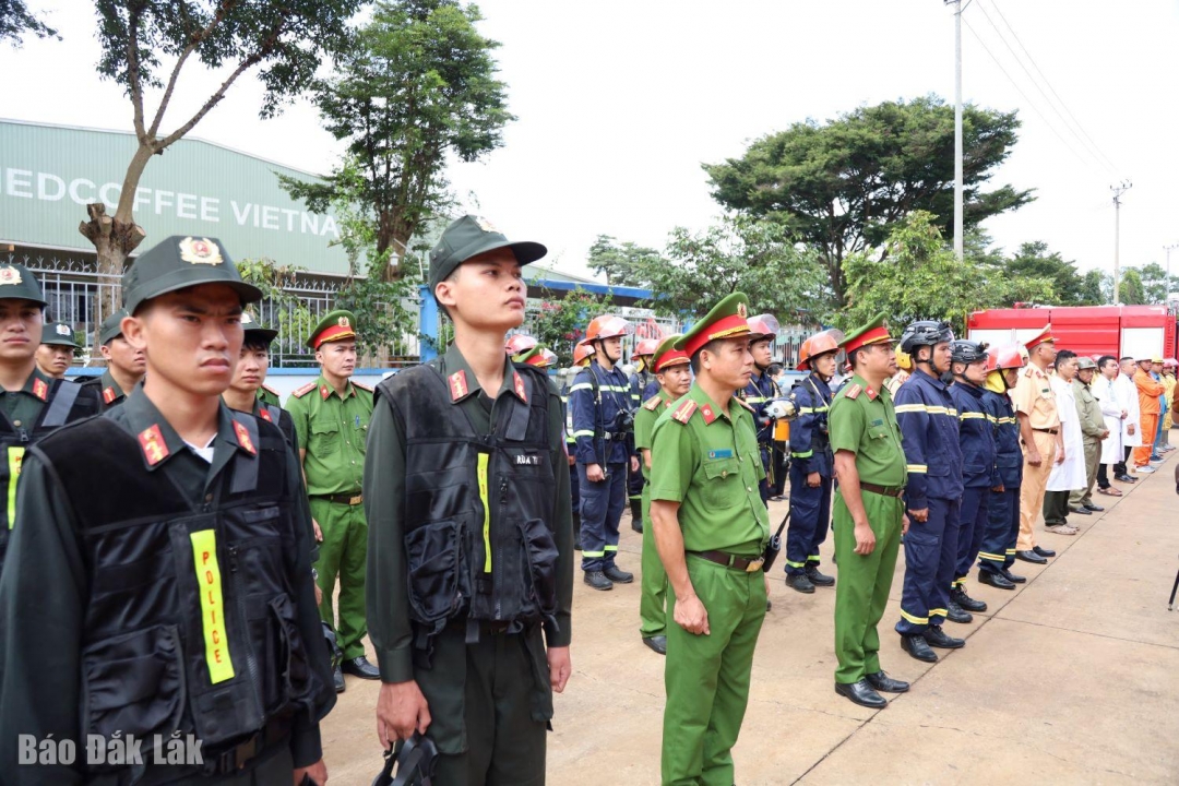 Lực lượng trực tiếp tham gia buổi diễn tập.